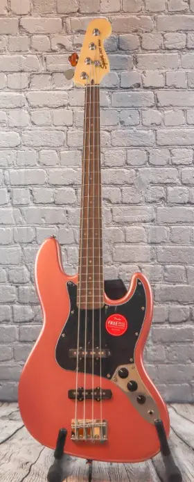 0378601566 Squier Affinity Series Jazz Bass - Burgundy Mist With Laurel Fingerboard
