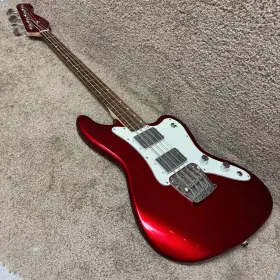 Squier 885978172436 Paranormal Rascal Bass Hh Candy Apple Red