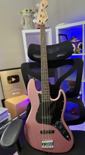 Icsx21008234 Squier Jazz Bass Electric Guitar / 4-string Solid Pink Right-handed
