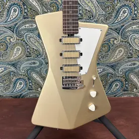 Sterling 810002952500 By Music Man St. Vincent Goldie Cashmere