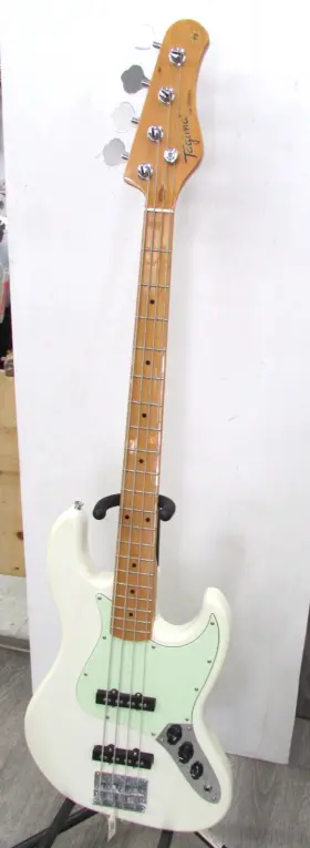 73-owh-df Tagima 73-owh-df/mg Bass Guitar Mint Green Pickguard Olympic White Tw Series 73 Nice