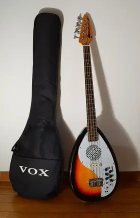 Apache-1b Vox Almost Mint Used Apache Bass Built-in Speaker Battery Drive