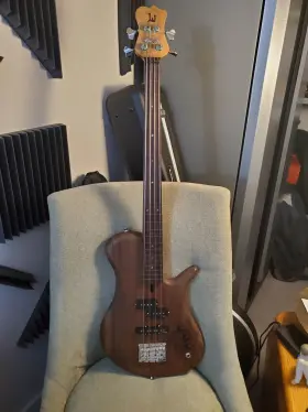 A32f Walter Bass Co. 4 String Fretless 32 Inch Scale Near Mint
