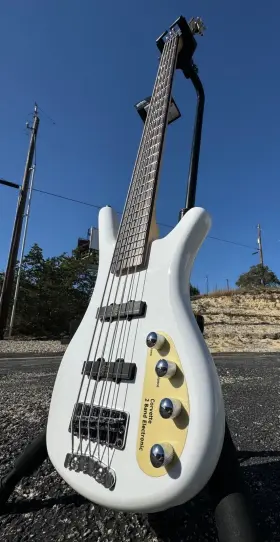 Warwick 033685259346 Rb Corvette Basic 5 String Bass Guitar High Polish White New With Gigbag