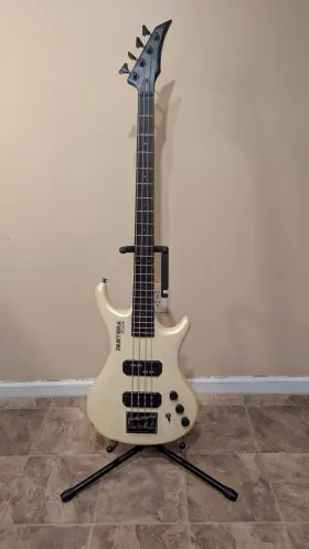 X750 Westone Pantera Pearl White Electric Bass Guitar Made In Japan Matsumoko