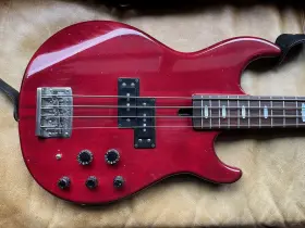 Bb1200s Yamaha Bass Guitar 1982 Red Made In Japan - With Ohsc