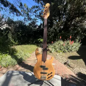 Bb3000af Yamaha 4-string Electric Bass Guitar Natural Right-handed