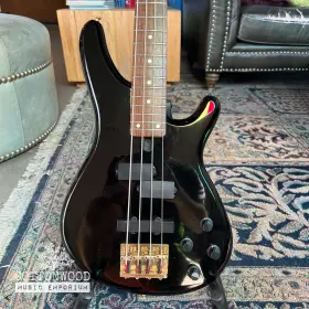 Mb-50 Yamaha 1996 Bass Guitar