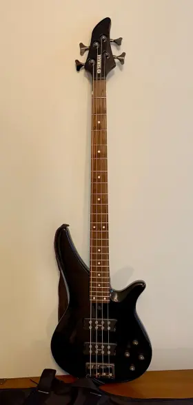 Rbx374 Yamaha Electric Bass Guitar-black-great Condition-with Soft Carrying Case