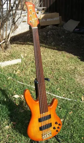 Trb-5iif Yamaha 5 String Fretless Active Electric Bass Guitar 2000 Japan