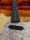 2022 Fender American Performer Mustang Vintage White Skb Hardshell Flight Case Used. Price: $1049.00.