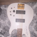Peavey Dyna-bass Electric Guitar 4-STRING Solid Body Right-handed White Used. Price: $625.00.