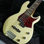 Yamaha BBP35 Vintage White Electric Bass Guitar W/hard Case Tracking New. Price: $2199.99.