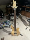 Stagg Fusion 40 Fretless Solid Ash 4-STRING Electric Bass Guitar Used. Price: $260.00.