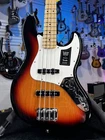 Fender Player Jazz Bass 3-TONE Sunburst Maple Fingerboard Auth Deal! 526 New. Price: $799.99.