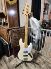 Fender Player Ii Modified Active Jazz Bass Olympic Pearl Electric Guitar Used. Price: $650.00.