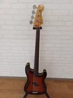 Fretless Bass Model Pbac 100FL Fender Japan Used. Price: $1238.69.