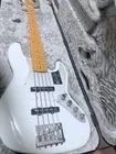 Near Mint Usa Fender American Ultra Ii Jazz Bass V 5-STRING W/ Case Papers Used. Price: $3568.00.