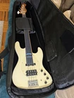 Sadowsky 4-STRING Electric Bass Guitar White Right-handed With Gig Bag Used. Price: $790.00.
